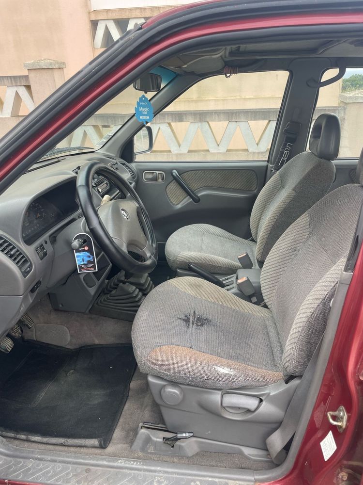 Vendo Nissan Terrano II