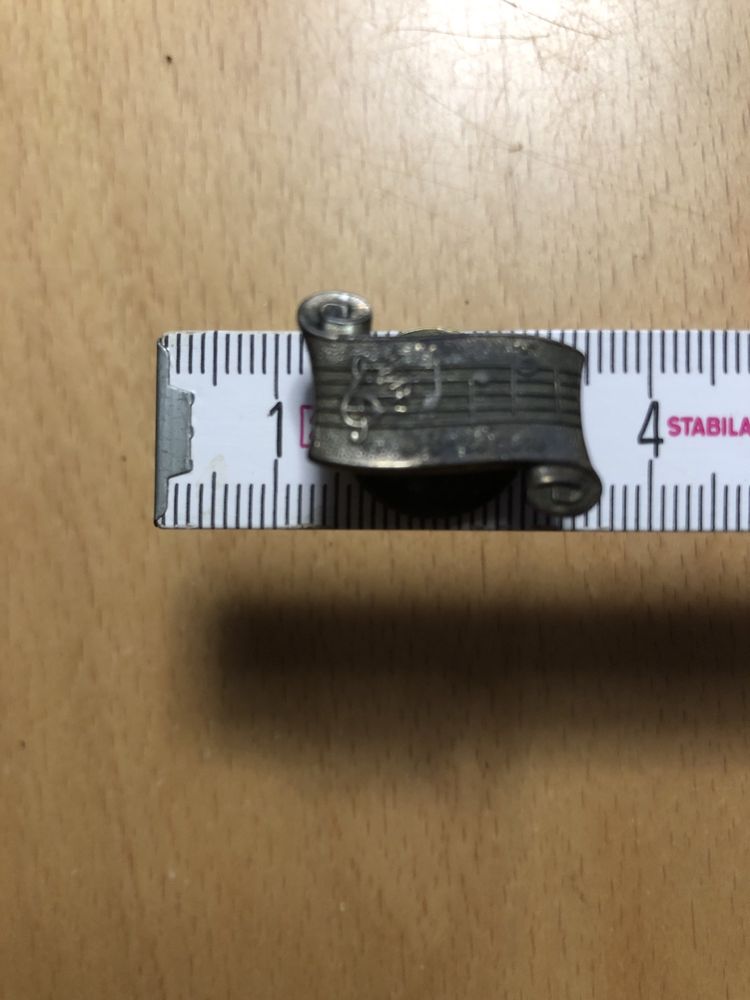 Pin broszka srebrna pięciolinia z nutami kluczem A-ri-on