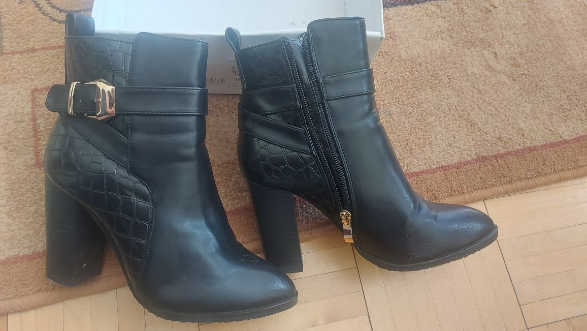 Nowe Buty botki czarne rozmiar 36