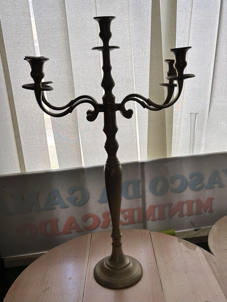 Alugo Lustre/Castiçal de  varios tamanhos
