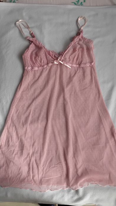 Пінюари, бюстгальтери