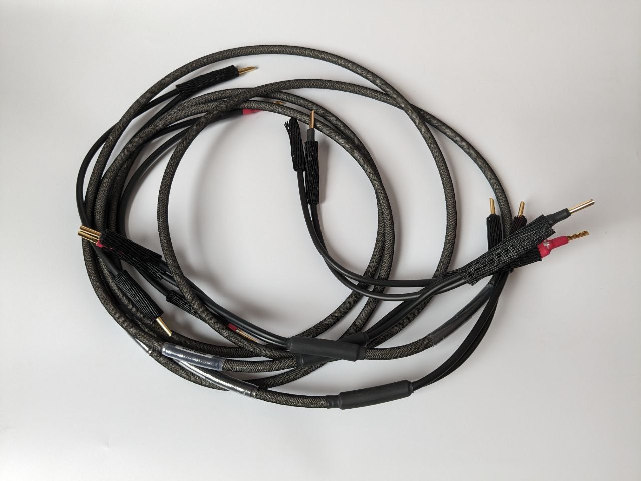 Биваеринговые акустический кабель Synergistic Research Core UEF 1