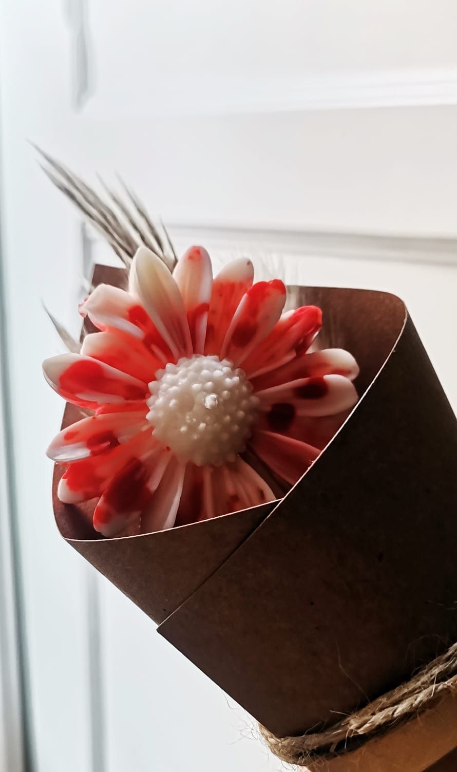 Ramo de flores com velas