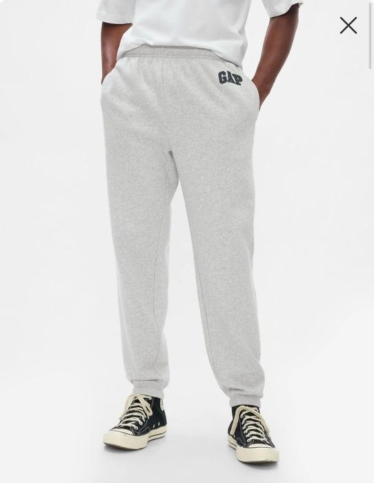 Новий чоловічий костюм Gap