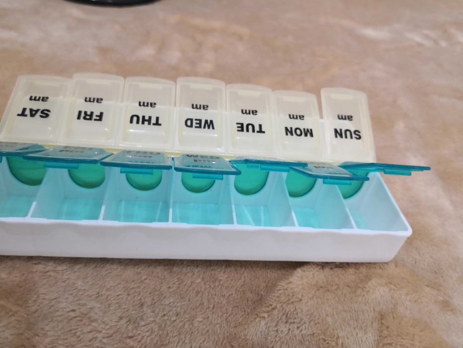 Коробка дозатор для лекарств, по дням недели, утро и вечер