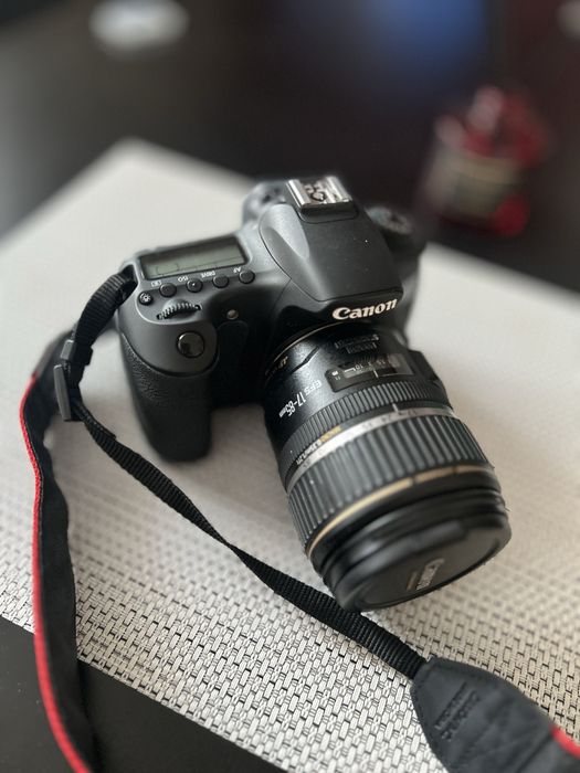 Canon EOS 60D + obiektyw+ ladowarka + torba