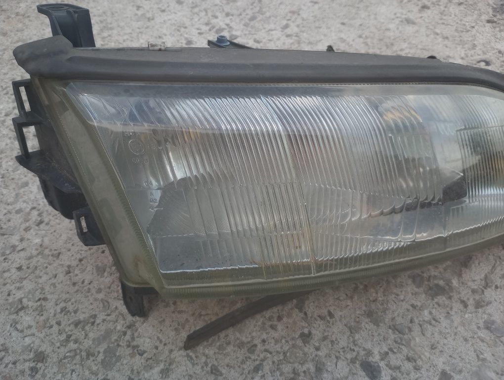 Opel Vectra B przed lift lampa prawa prawy przód