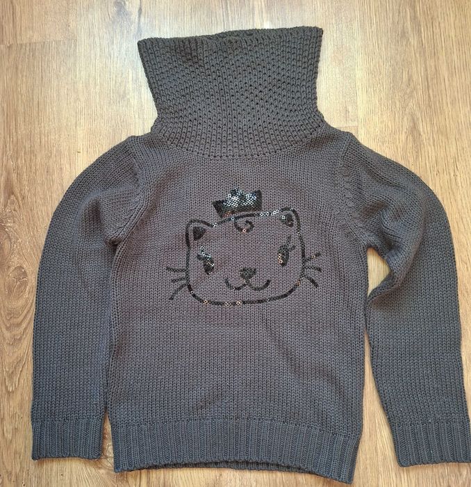 Dziewczęcy sweterek z kołnierzem - 122