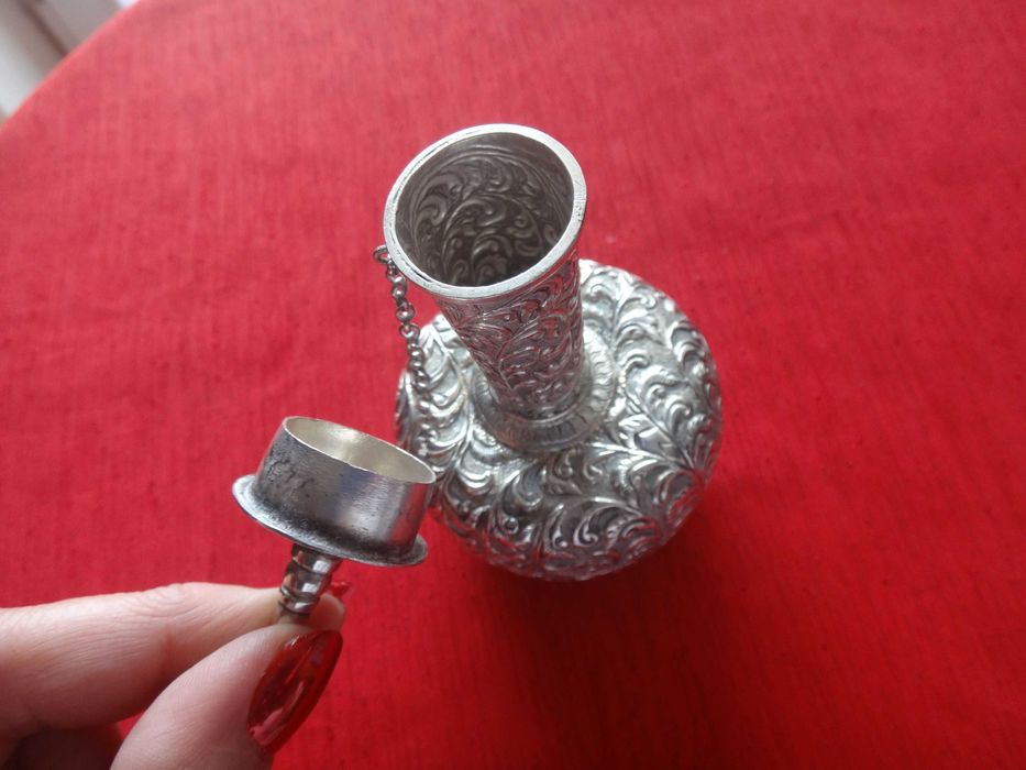 Srebrny pojemnik - flakonik