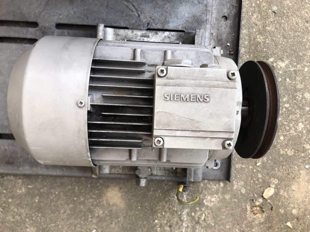 Silnik Siemens 1,5 kW 3-faz (1LA7089-2AA10-Z) z wentylatorem (komplet)
