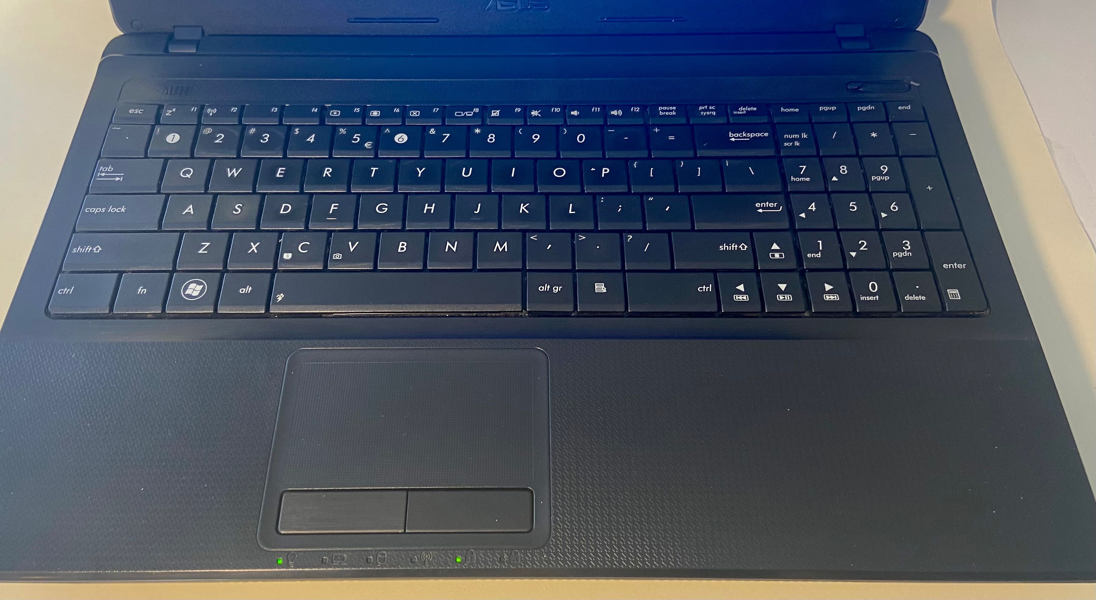 Laptop Asus X54H (idelany dla starszej osoby)