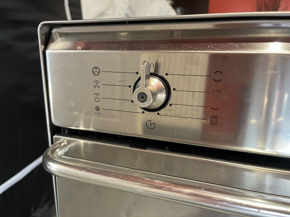 Piekarnik SMEG SE398x/1, sprawny ale uszkodzony