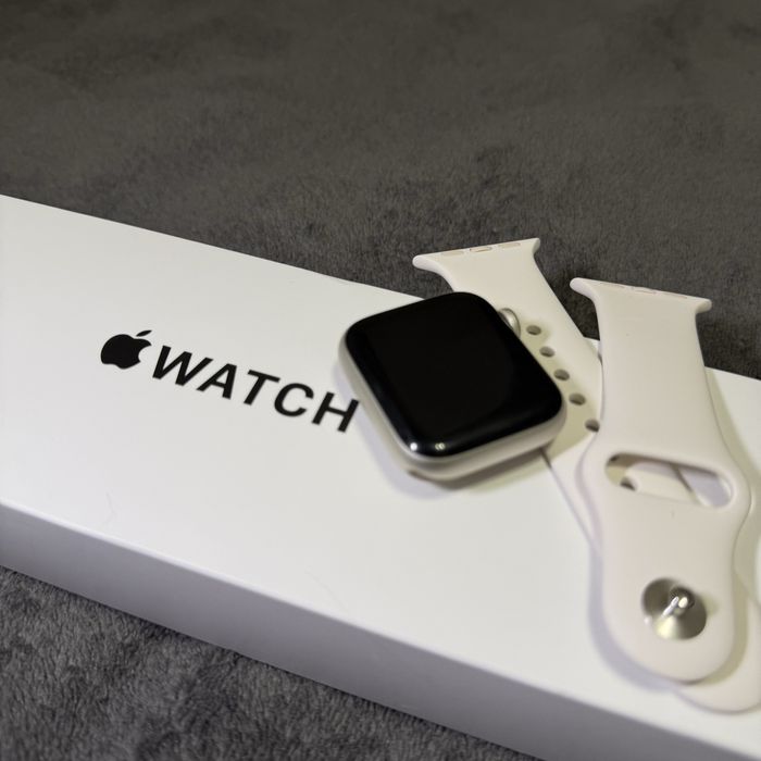 Apple Watch SE (2nd) 40 mm Starlight