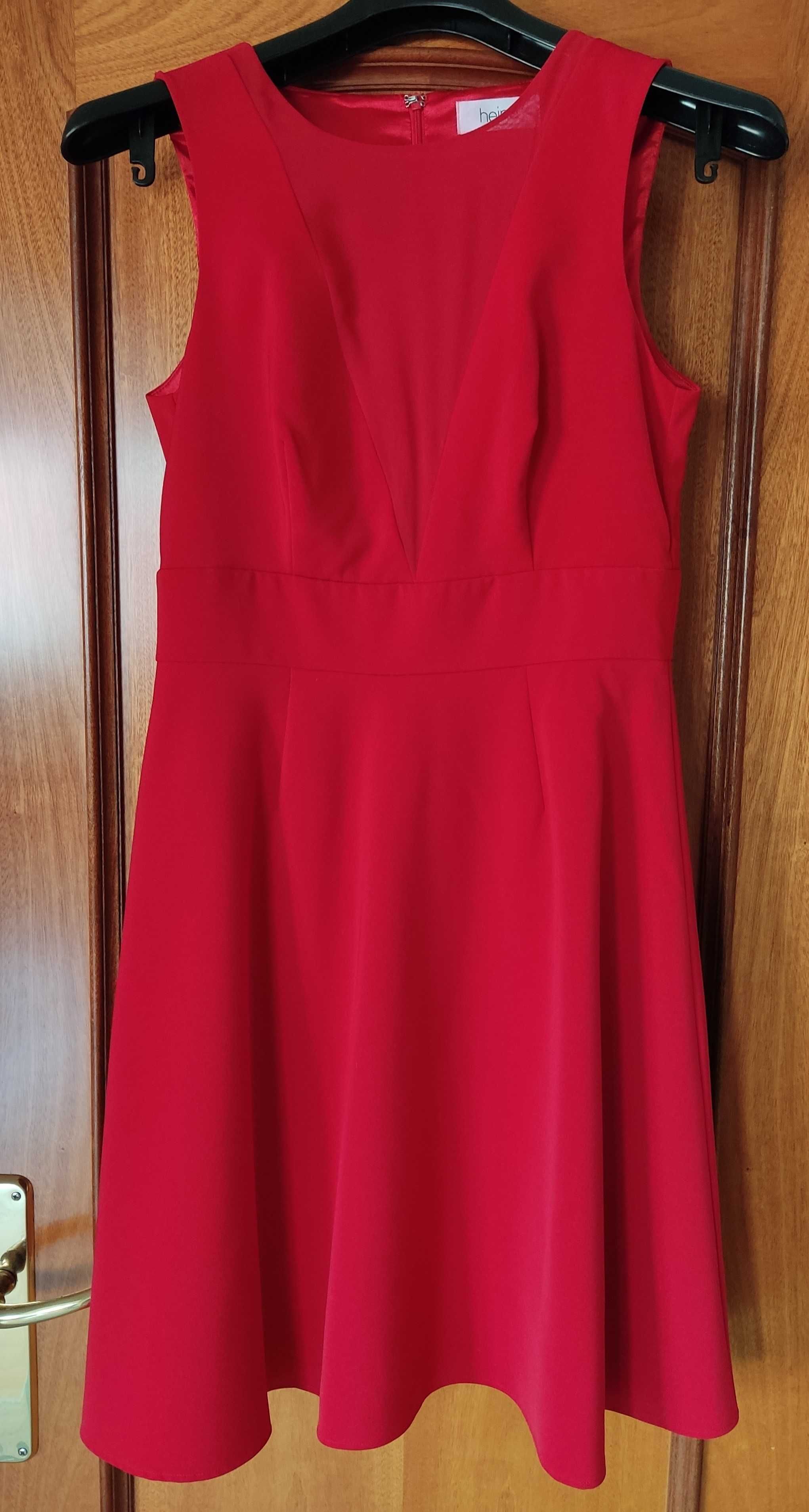 sukienka r.36 czerwona koktajlowa rozkloszowana
