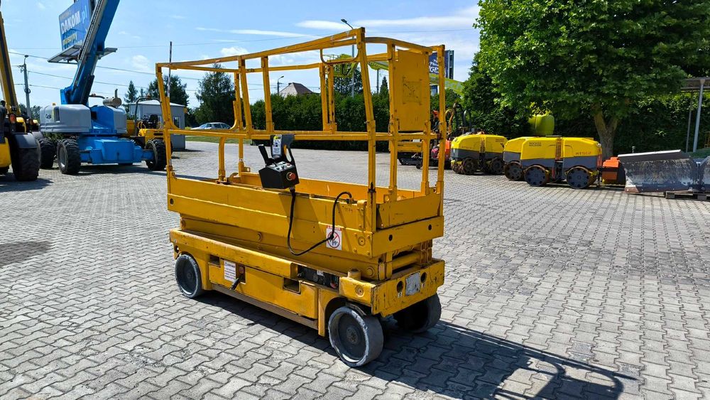 Podnośnik nożycowy zwyżka HAULOTTE Compact 8 rok 2008 cena brutto