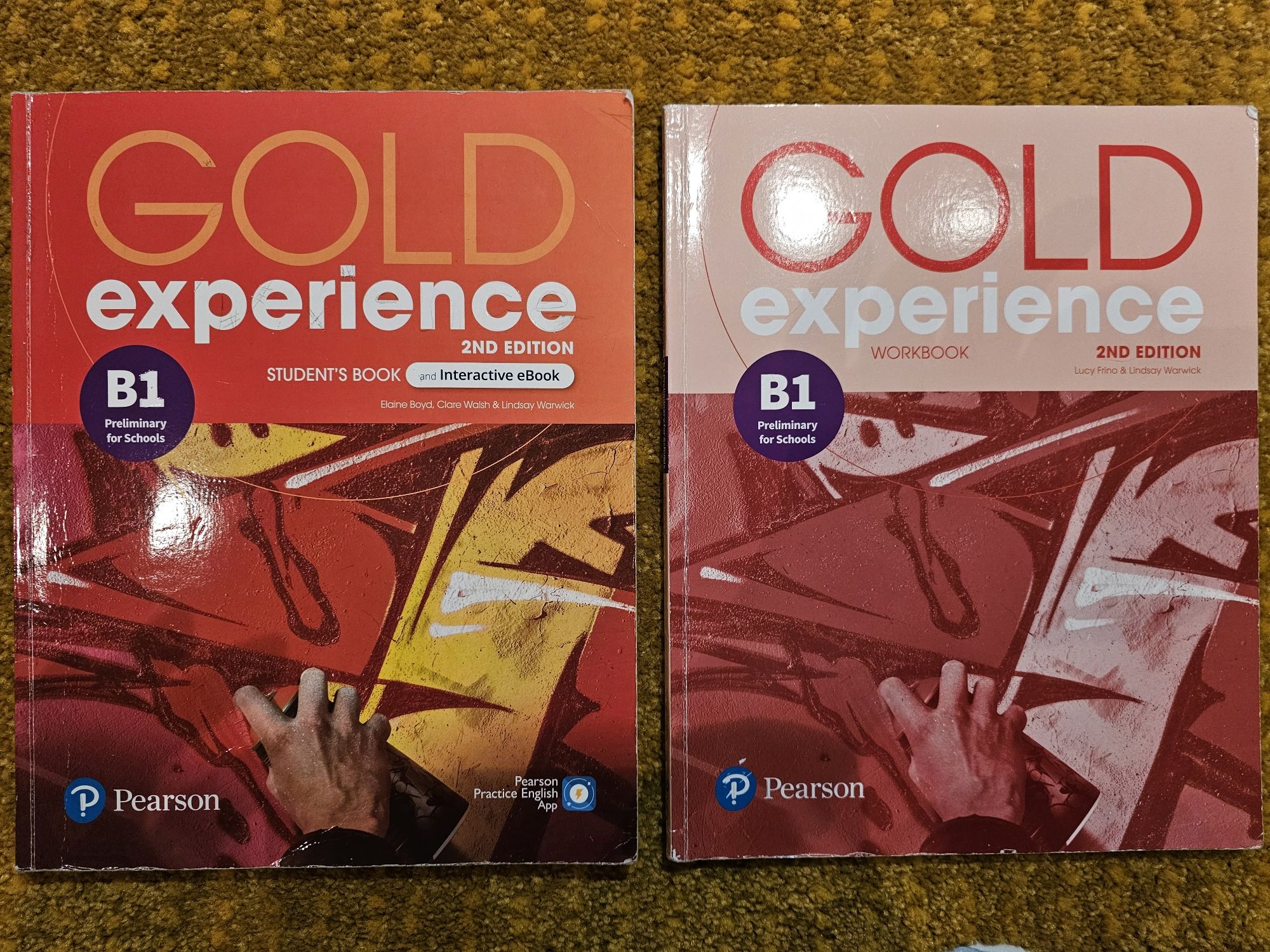 Livros Curso inglês, gold experience B1
Livro e livro de exercícios.
C