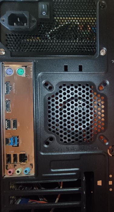Системний комп'ютерний блок в робочому стані б/в