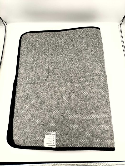 Mata łazienkowa antypoślizgowa czarna z pamięcią kształtu 43x61 cm