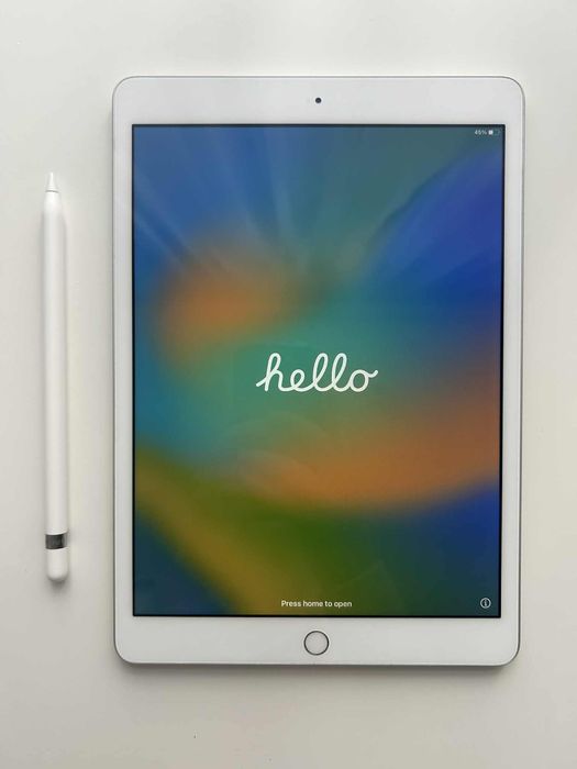 Sprzedam iPad 2020 (8. generacja) 32 GB WiFi  z Apple Pencil 1 gen.