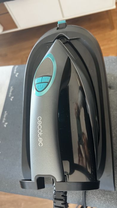 Ferro com caldeira CECOTEC