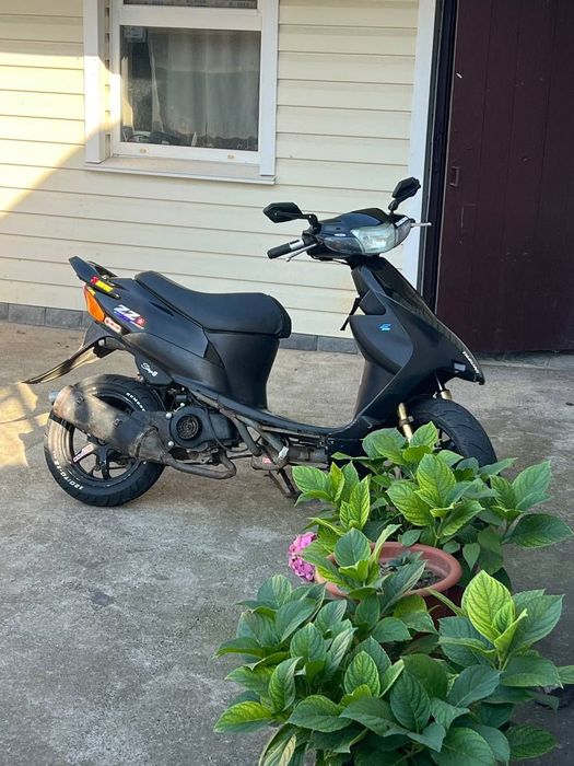 скутер Suzuki ZZ