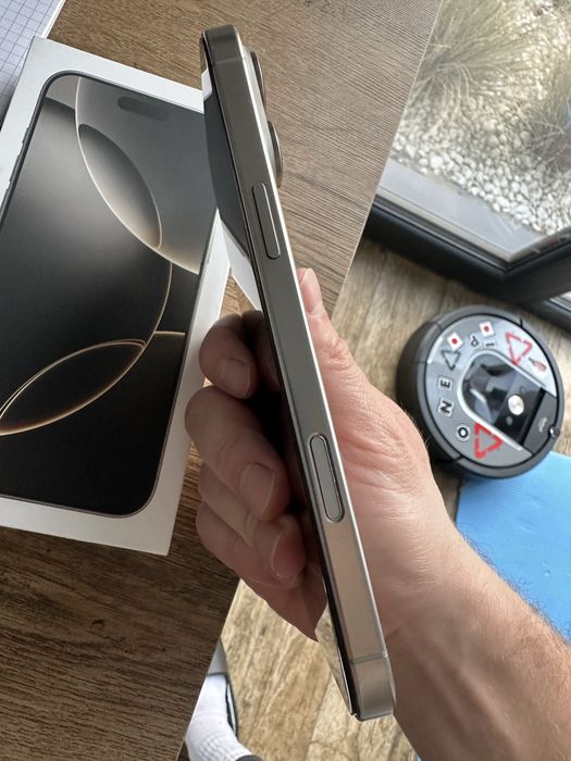 Продам IPhone 16 pro max 512 g