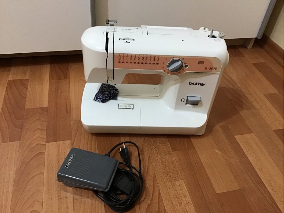 Швейна машинка бу помічниця у побуті