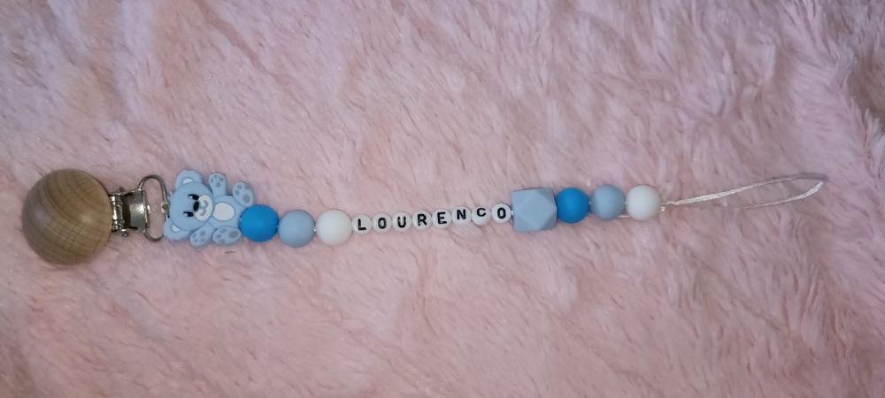 Prendedores de chupetas