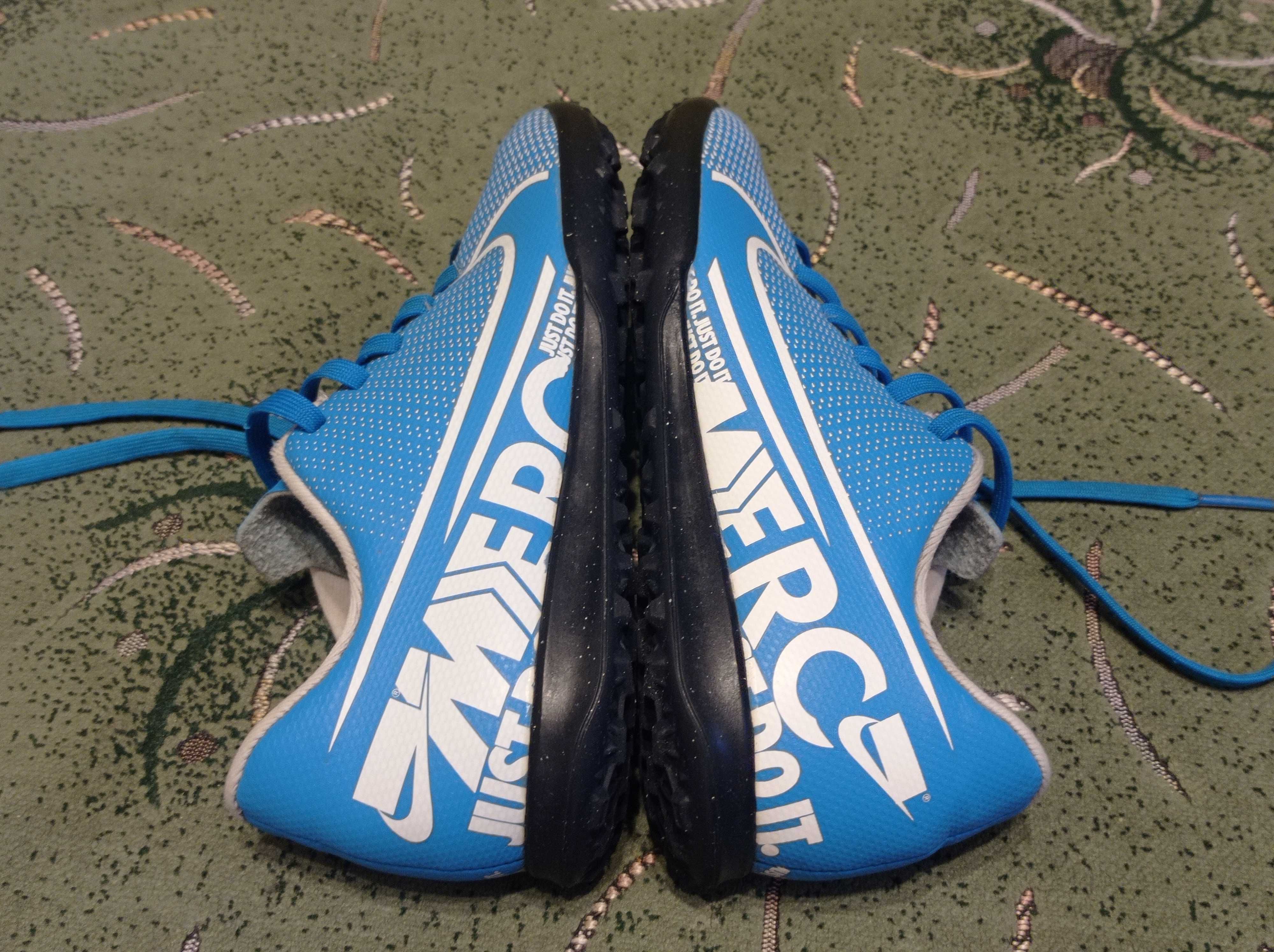 Футзалки,сороконожки Nike Mercurial оригинал размер- 33 стелька-20,5см