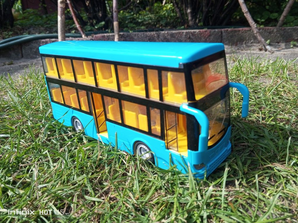 Autobus dwupiętrowy