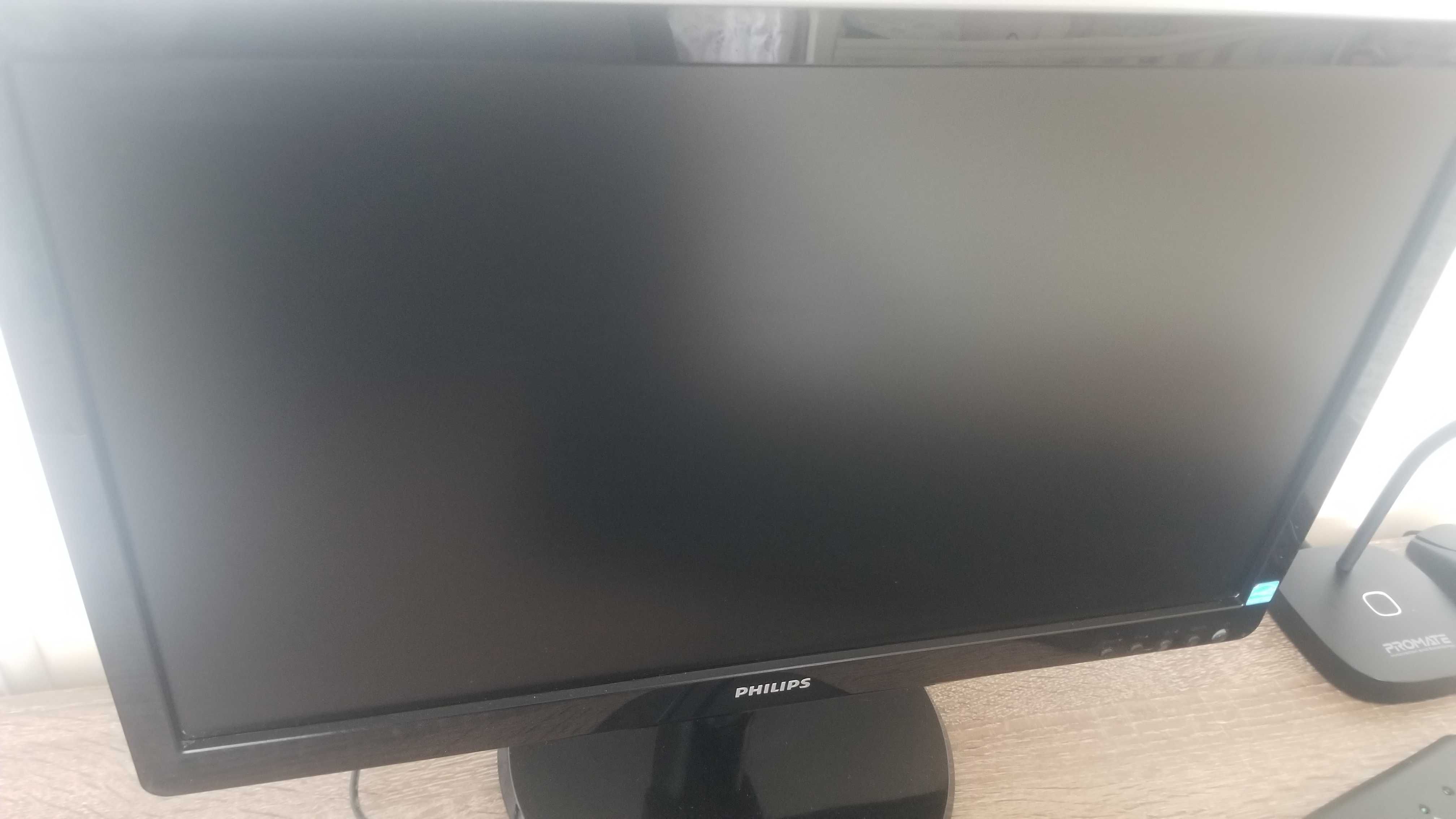 Монітор Philips 194V4L. 15.6 дюйма. + клавіатура і мишка. Ціна за все!