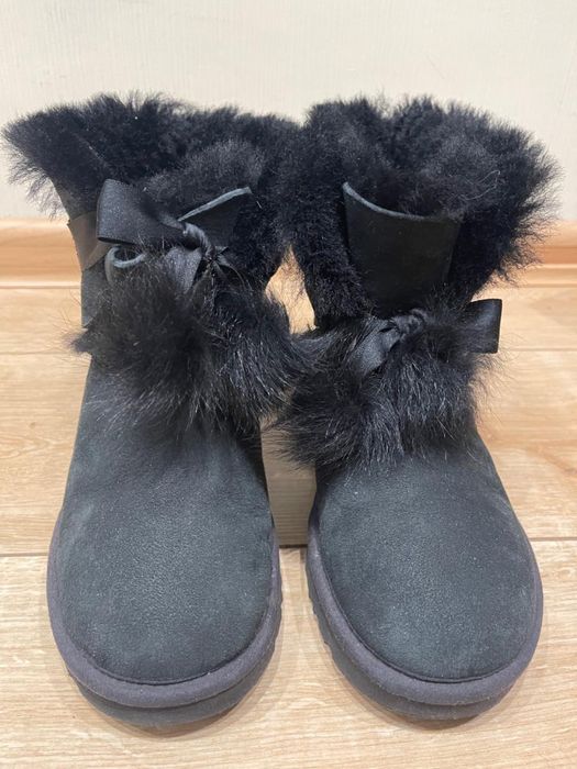 UGG жіночі чорні черевики • орігинал • натуральна шерсть • відмінний с