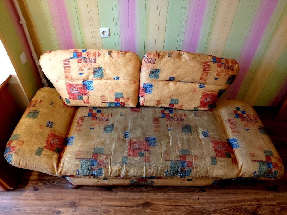 Хімчистка м'яких меблів: диван, матрас, крісло, стілець