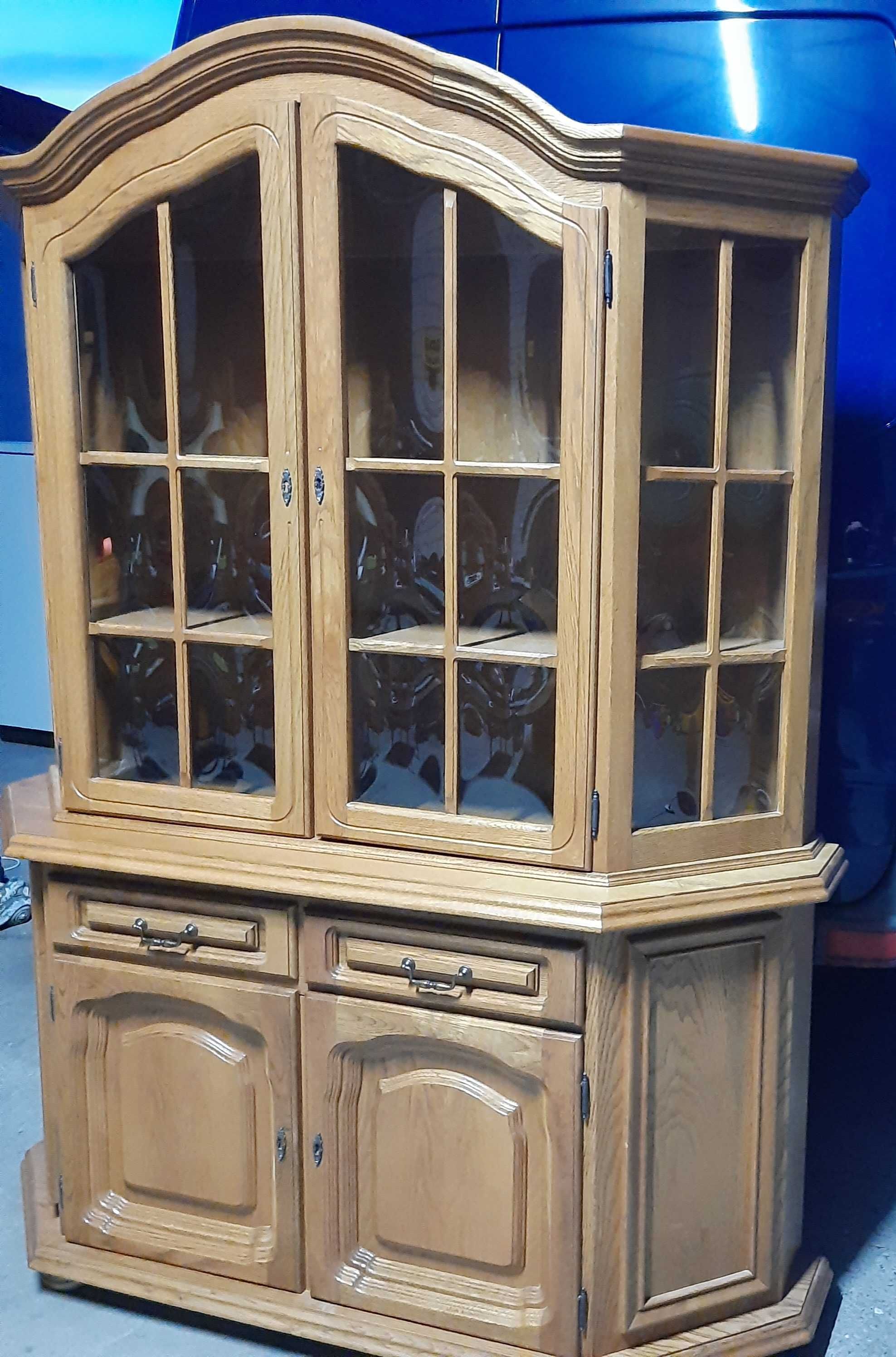kredens podświetlany  / 387