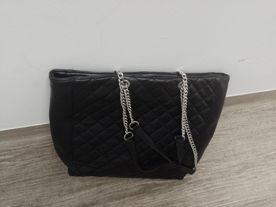 Sprzedam damską torebkę.