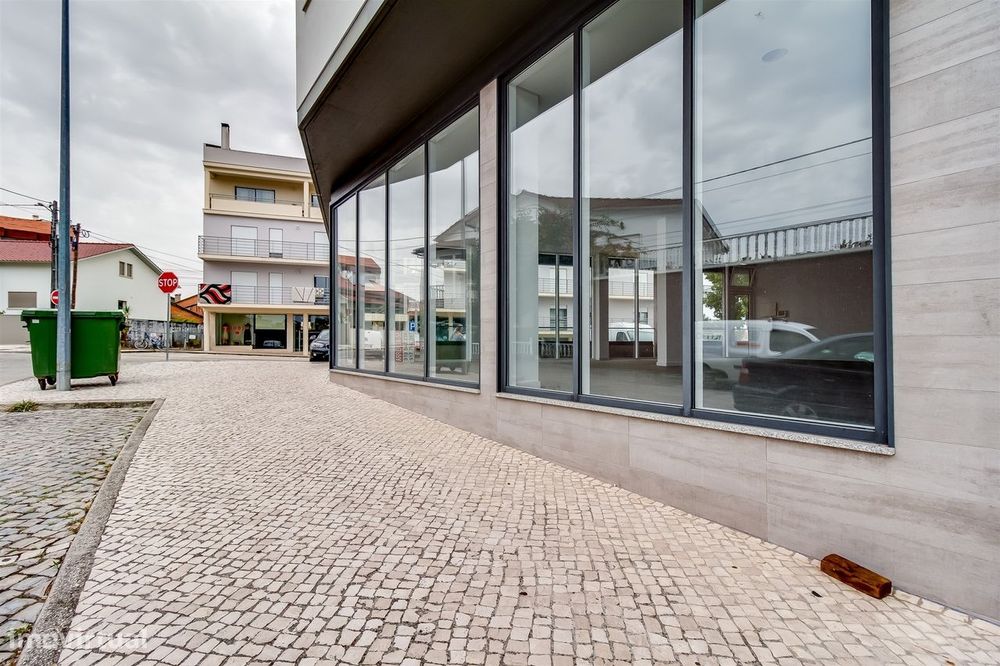 Loja de Rua em Zona Pedonal – Meirinhas, Pombal