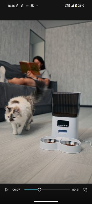 Автоматична годівниця, корівка для котів і собак