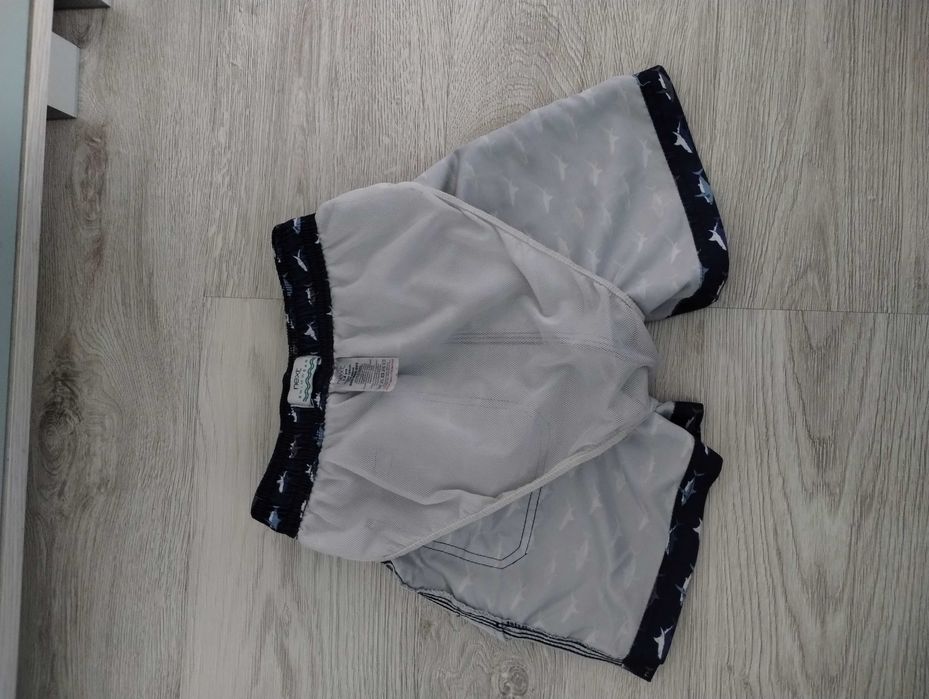 szorty kąpielowe Next, spodenki kąpielowe w delfiny rozm. 122/128