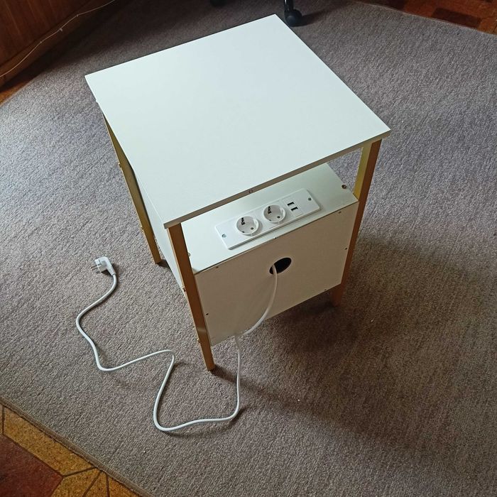 Stolik nocny z gniazdkiem zasilania i portem USB z szufladami NOWY