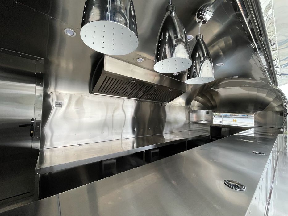 Nowa Przyczepa gastronomiczna SHINE Spring 4,5m Food Truck foodtruck