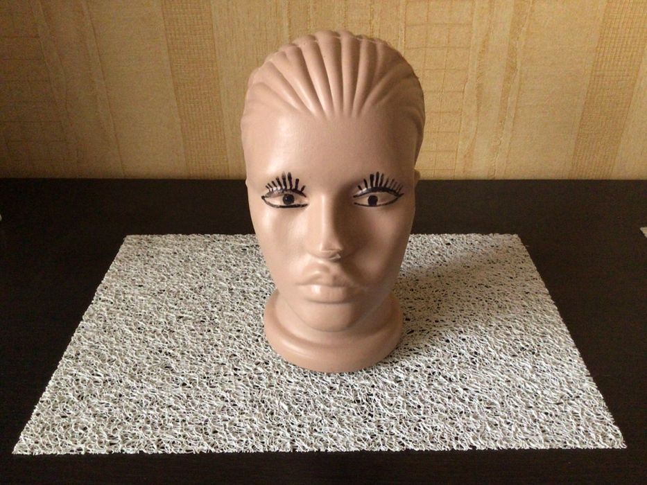 Манекен-голова под парик.