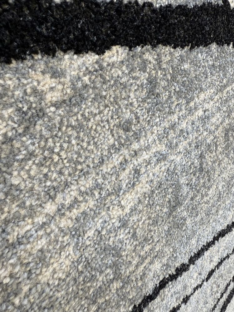 Килим ( karat carpet ) великий.