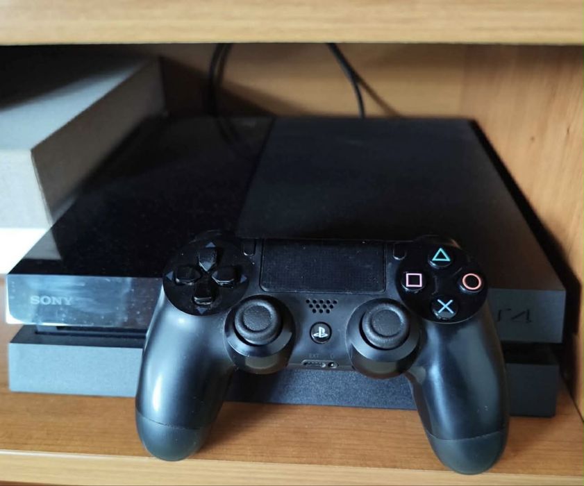 Playstation 4 semi nova