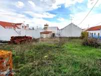 Lote de terreno para moradia e piscina