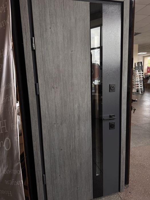 Вхідні двері Страж 86