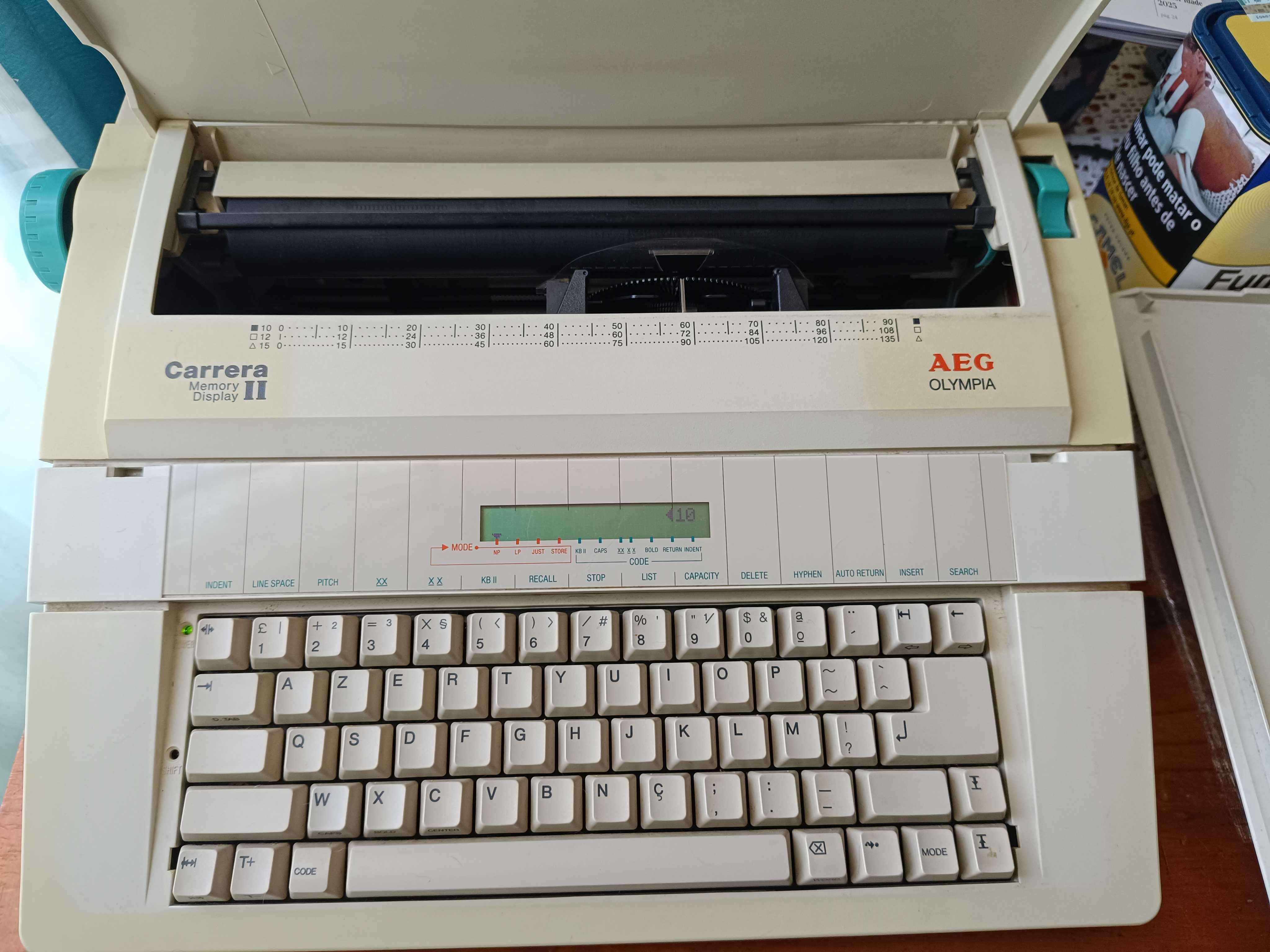 Máquina de escrever AEG OLYMPIA CARRERA II memory display
