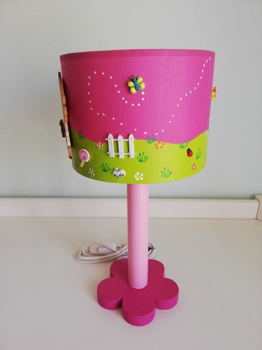 Candeeiro e Caixa para guardar fraldas com o nome Madalena