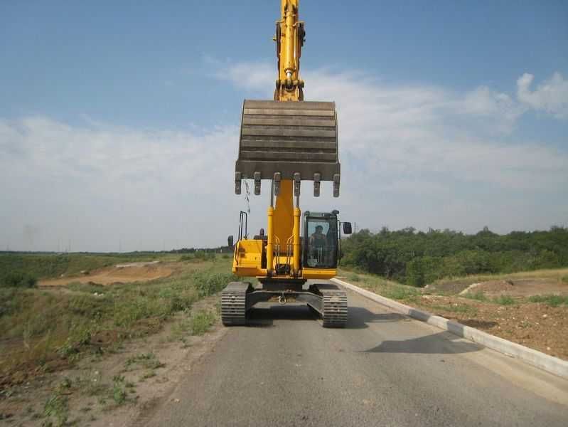 Оренда навантажувача екскаватора автокрана та інше Послуги спецтехніки