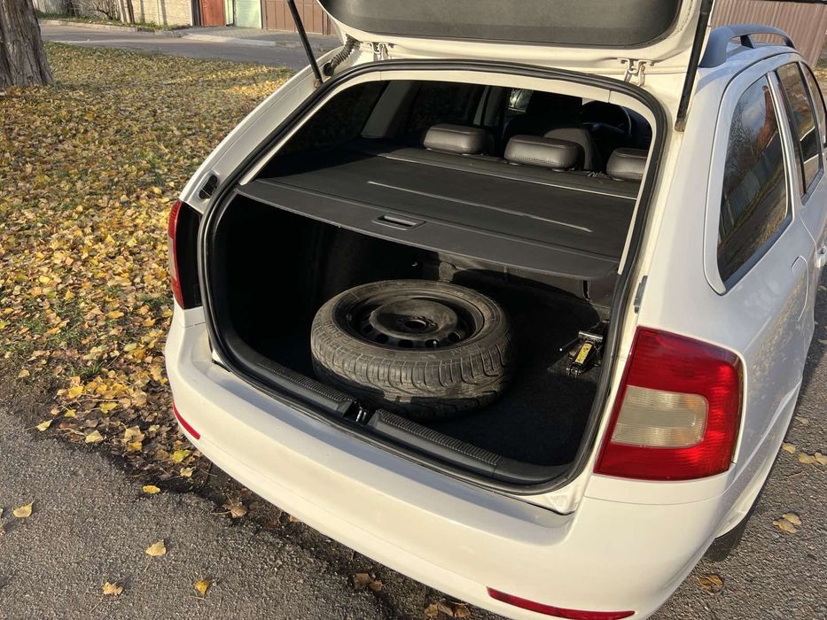 Skoda Octavia A5 2012 год 1600 газ/бензин mpi с механикой