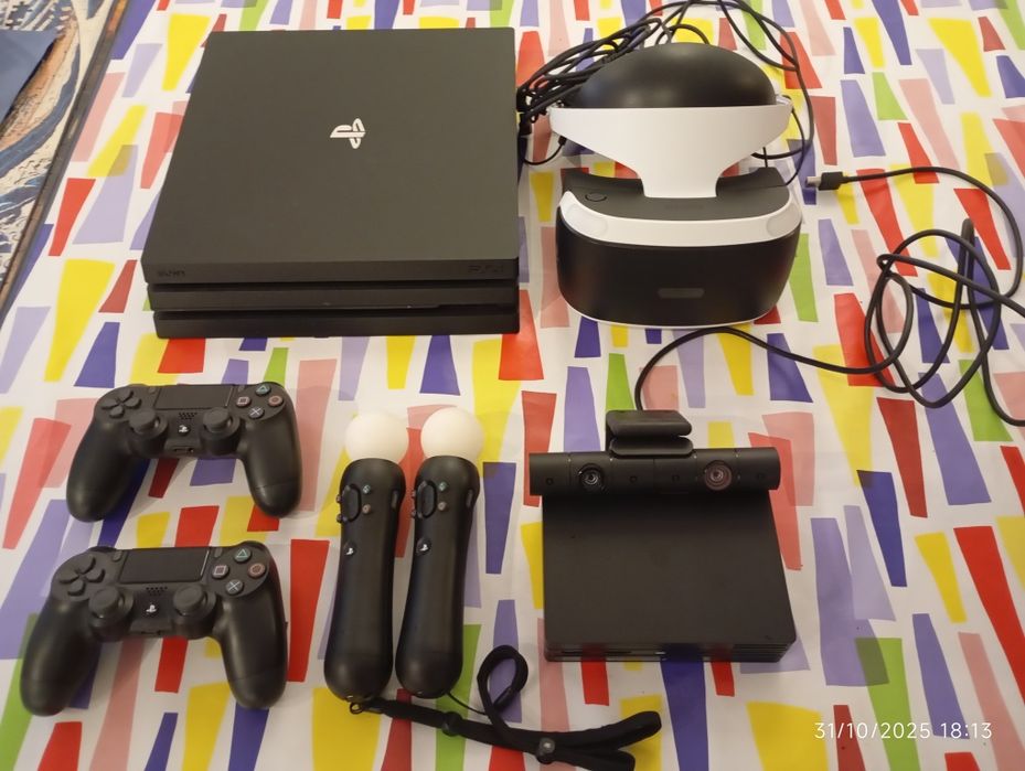PS4 pro 1TB (em excelente estado) 2 comandos + óculos VR Câmera e coma